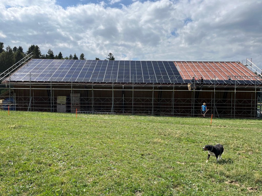 PV-Anlage 56 kWp mit Smartfox Energiemanagement auf Landwirtschaftsbetrieb in Obersteckholz