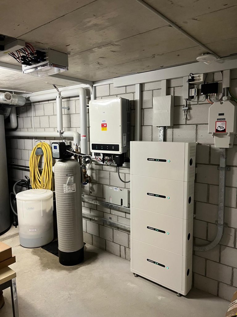 PV-Anlage 31 kWp inkl. Batteriespeicher, ZEV-Komplettlösung und Solarmanager in Walliswil
