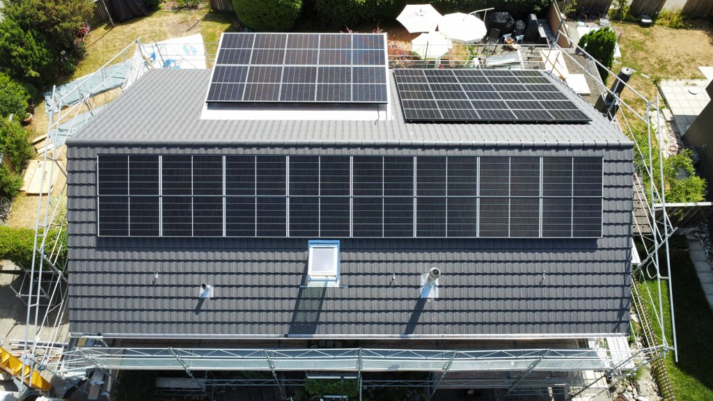 PV-Anlage 22 kWp inkl. Batteriespeicher und Loxone Energiemanagement in Langenthal